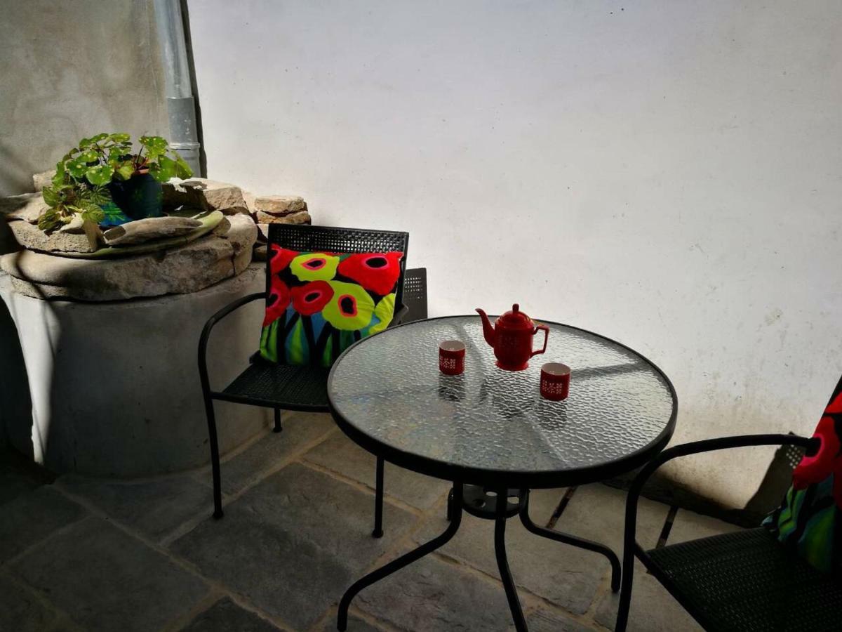 Cres Art Studio Kuning Apartment מראה חיצוני תמונה