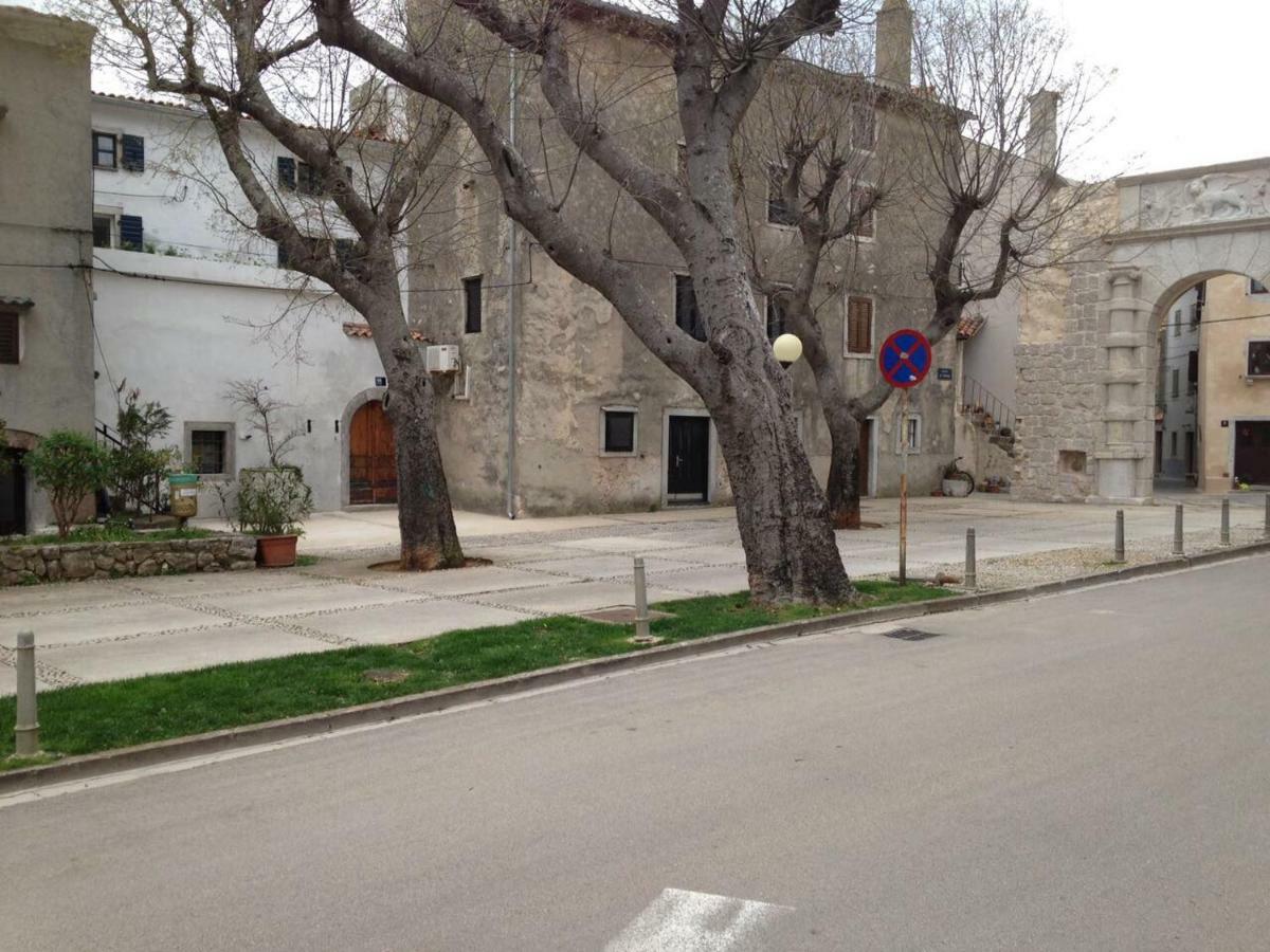 Cres Art Studio Kuning Apartment מראה חיצוני תמונה